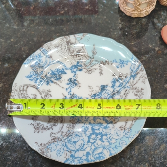 Anthropologie Set of 2 Garden Floral Fluted Edge Salad/Desert Plates 7.5” - Picture 6 of 6